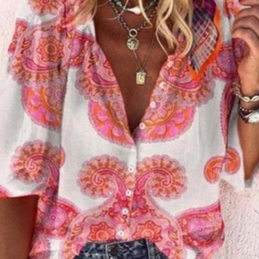 Beautiful blouse, bright colors. BRAND NEW